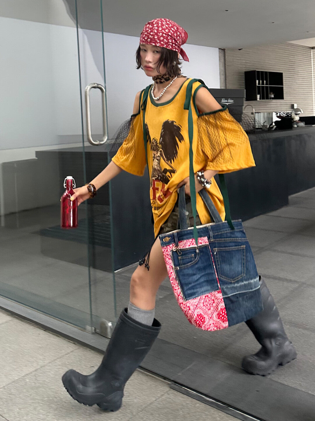Oversized Distressed Graphic Tee - Deconstructed Streetwear」