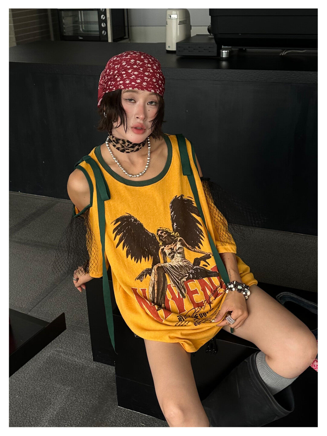 Oversized Distressed Graphic Tee - Deconstructed Streetwear」