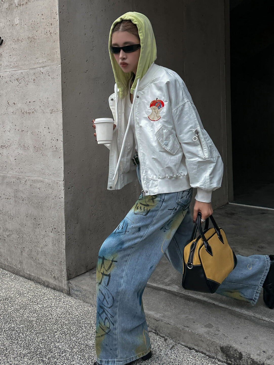 Hip-Hop Spray Paint &amp; Hand-Drawn Graphic Jeans - Street Art You Wear」