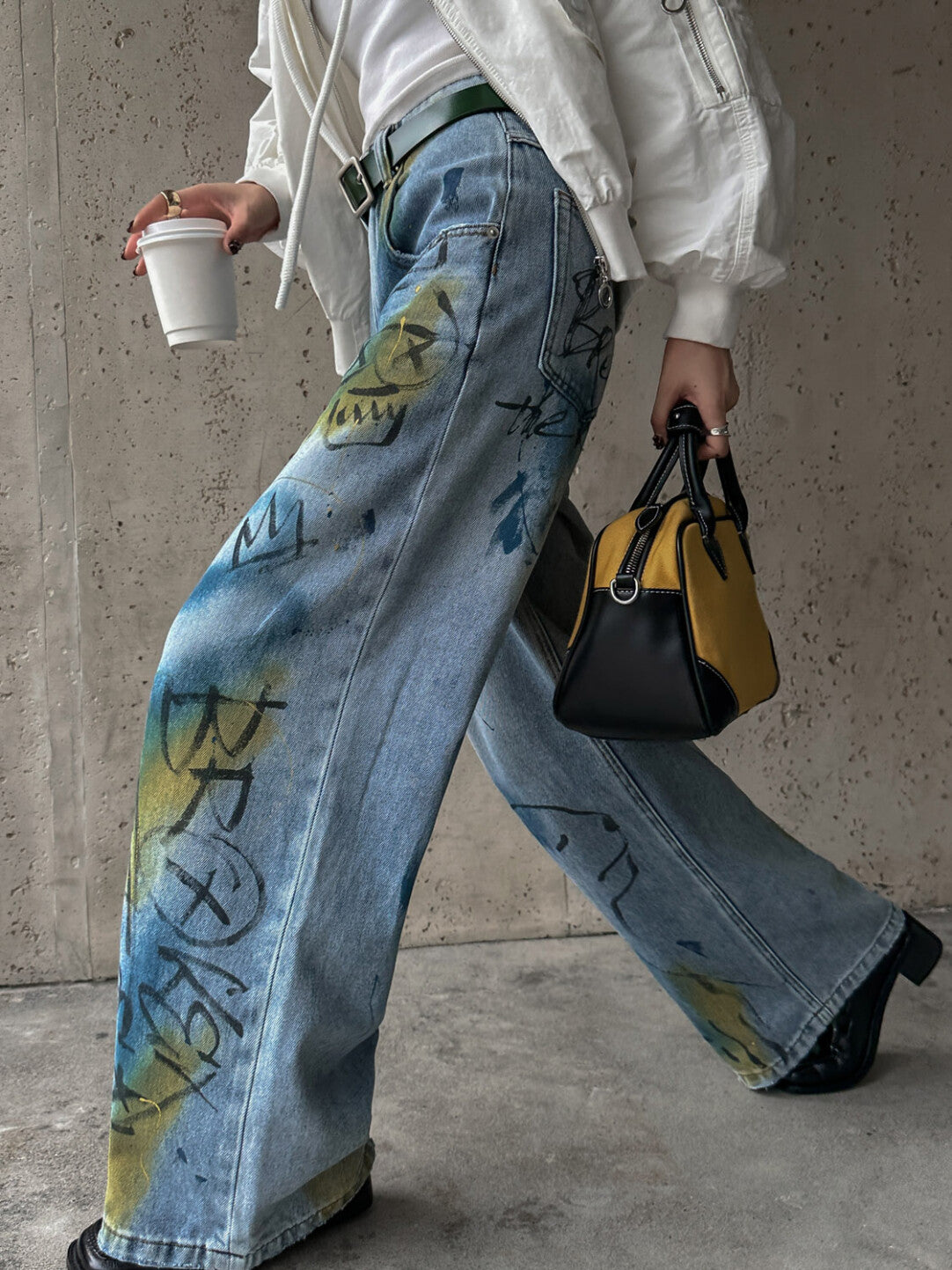 Hip-Hop Spray Paint &amp; Hand-Drawn Graphic Jeans - Street Art You Wear」