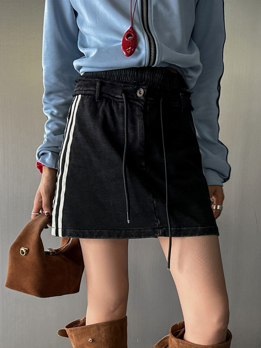 Urban Cool Twin Set: Oversized Blue Hoodie + Black A-Line Denim Mini Skirt」