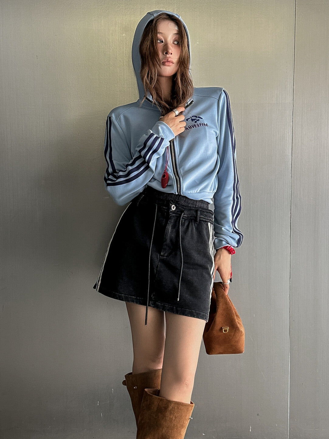 Urban Cool Twin Set: Oversized Blue Hoodie + Black A-Line Denim Mini Skirt」