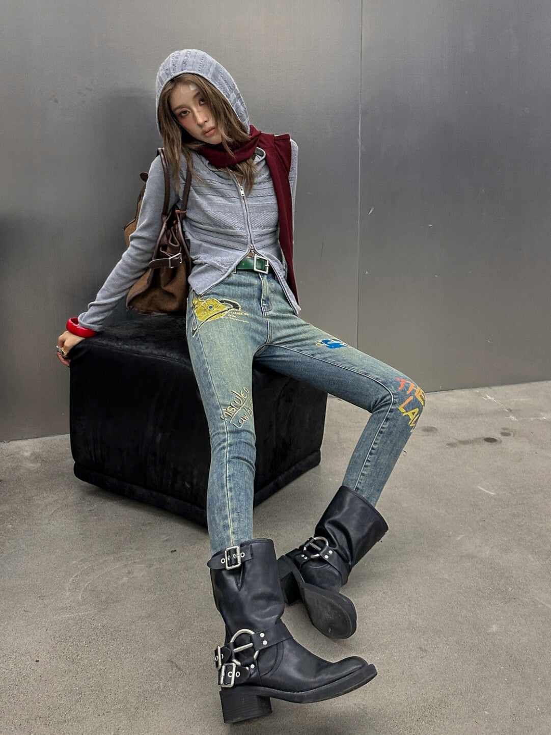 Retro Nostalgia Print Skinny Jeans - Vintage Vibes, Modern Fit」