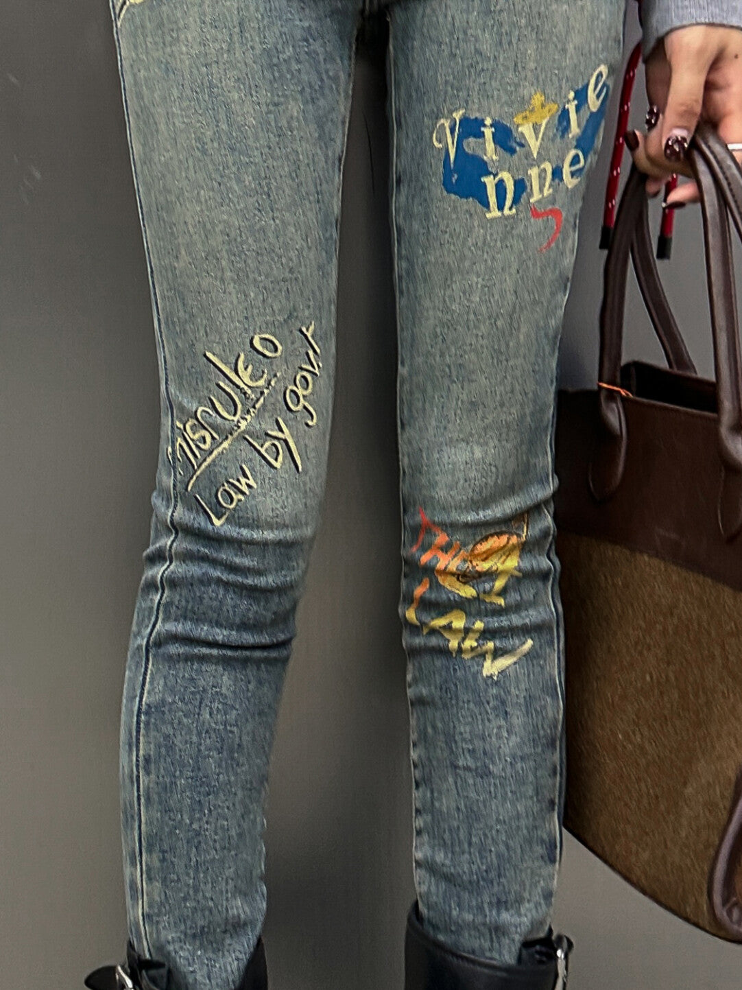 Retro Nostalgia Print Skinny Jeans - Vintage Vibes, Modern Fit」