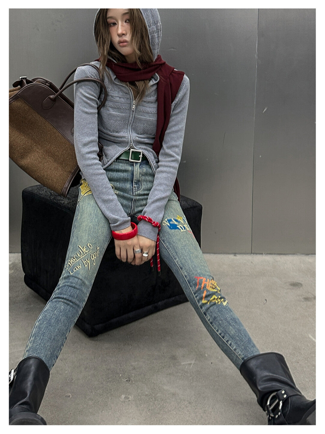 Retro Nostalgia Print Skinny Jeans - Vintage Vibes, Modern Fit」