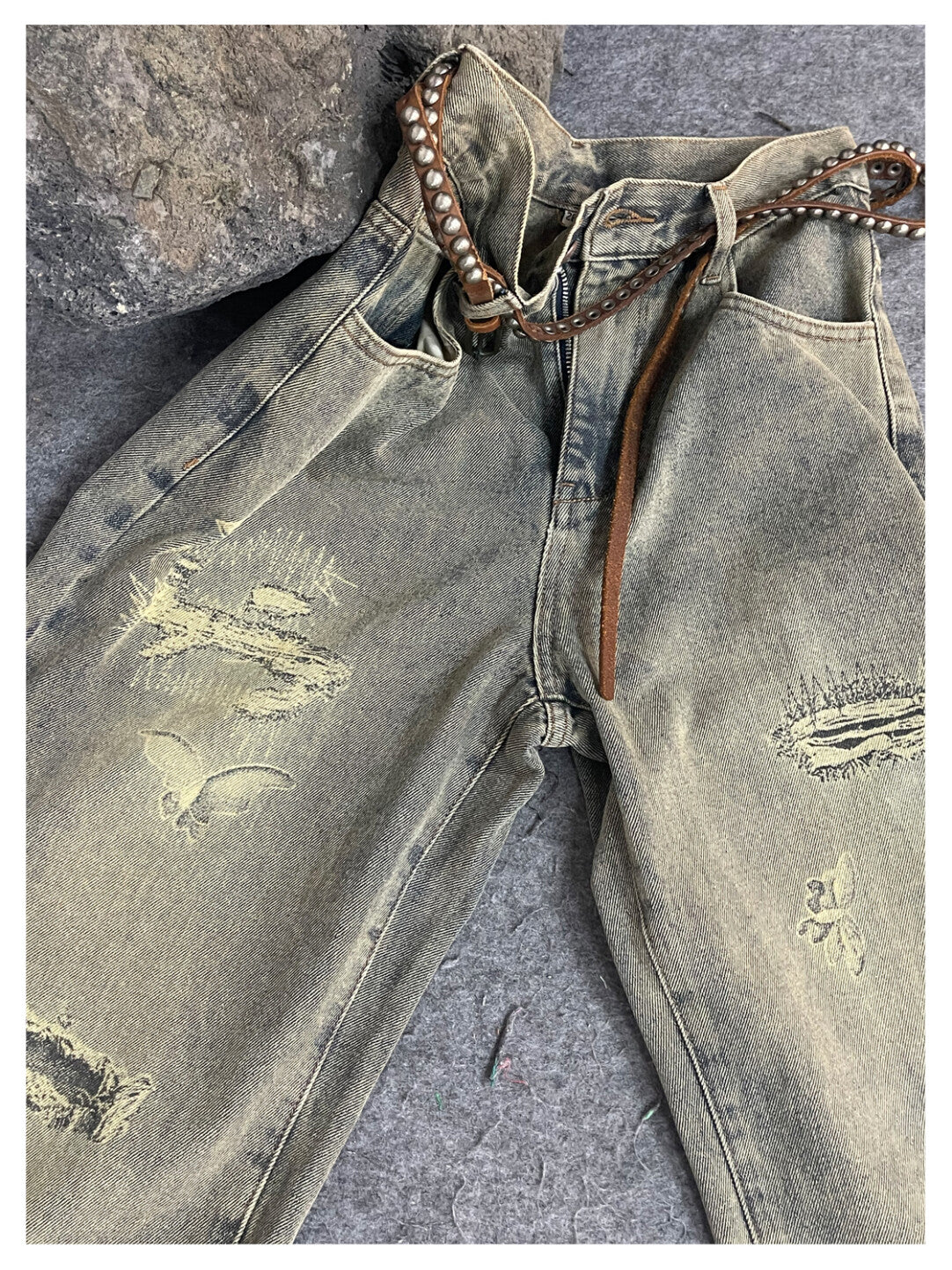 Wasteland Style Distressed Embroidered Denim Jeans - Post-Apocalyptic Elegance」
