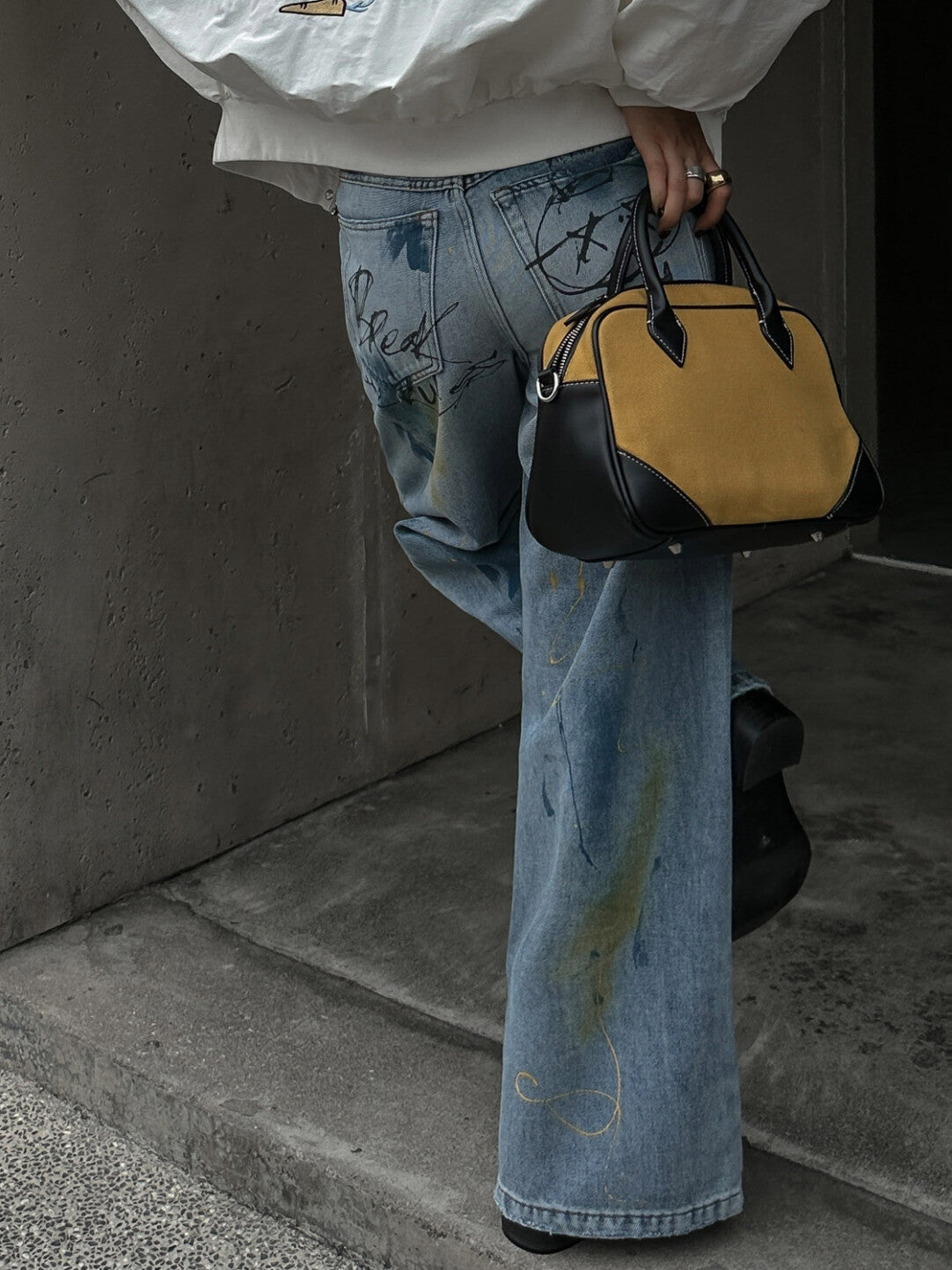 Hip-Hop Spray & Hand-Painted Denim Pants – Urban Artistry Meets Streetwear Swagger"